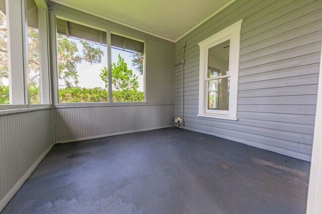 Foto del edificio - 511 Avenue G NW