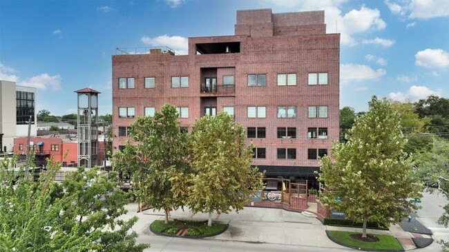 Foto del edificio - 1111 Studewood St