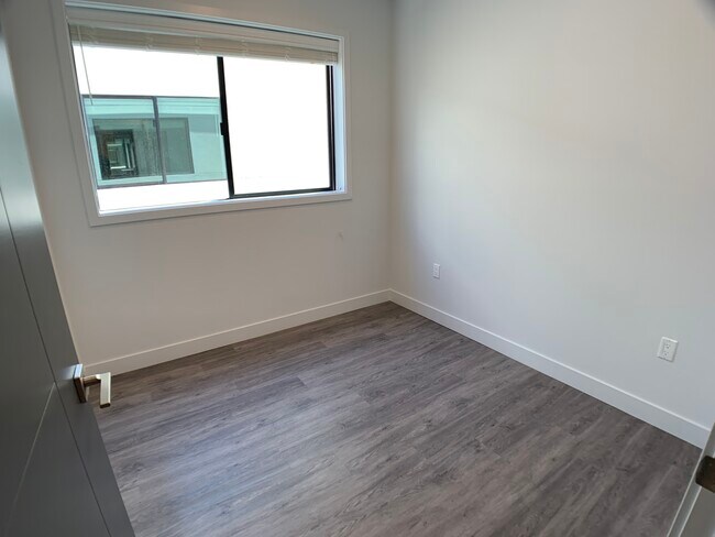 Foto del edificio - 14639-14645 Vanowen St