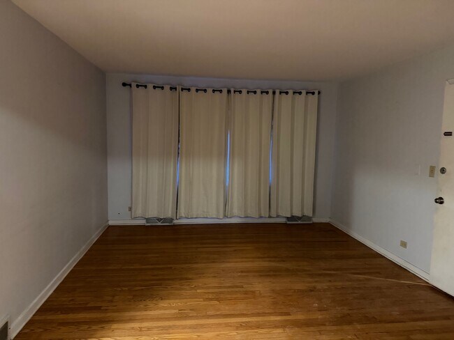 Foto del edificio - 4823 Grove St