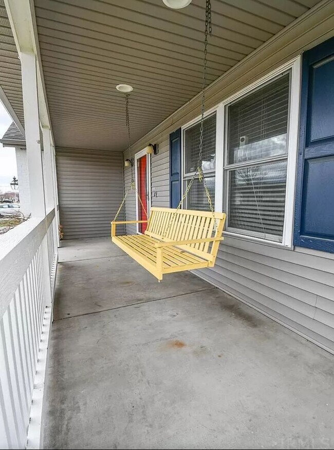 Foto del edificio - LARGE 3 Bedroom 2 Bath w/ basement