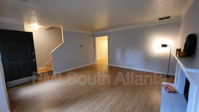Foto del edificio - 1070 Huntington Trce SE