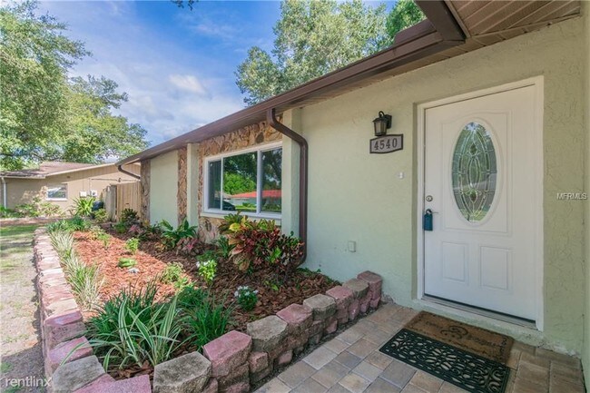 Foto del edificio - 3 br, 2 bath House - 4540 Debbie Ln