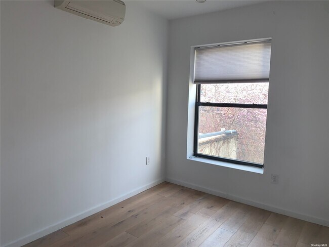 Building Photo - 43 Halsey St