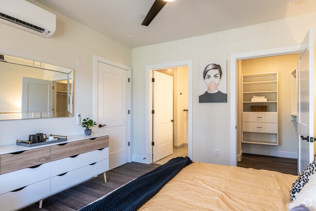 2BR, 2BA - 1,228SF - Vermella East