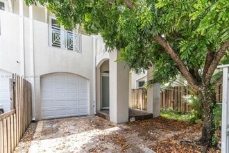 Building Photo - 3133 Hibiscus St