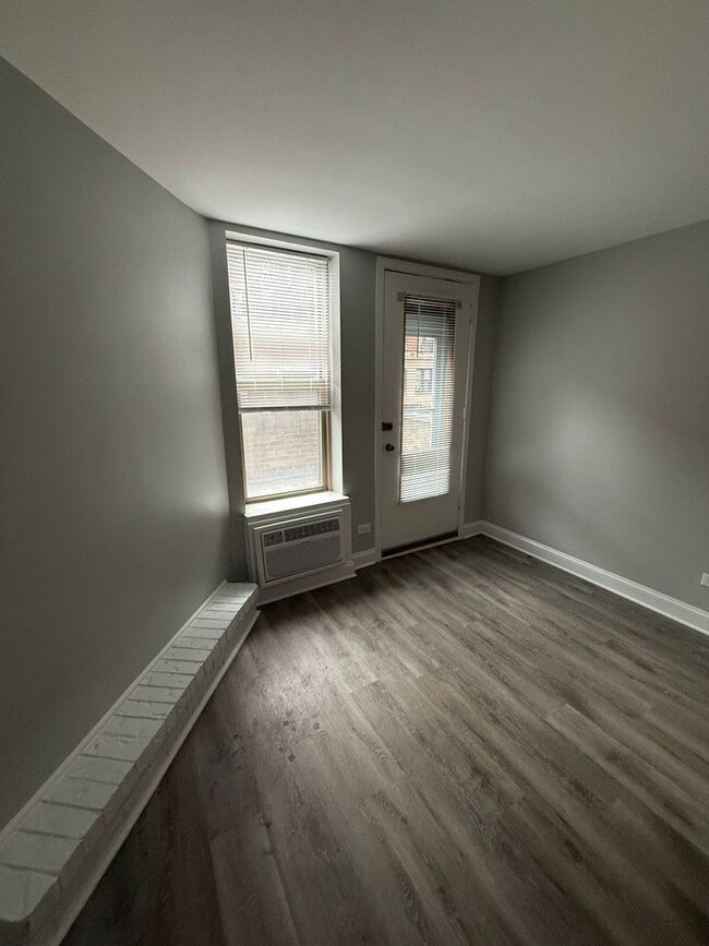 Foto del edificio - 744 W Gordon Terrace