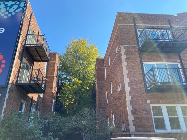 Building Photo - 519 W Deming Pl