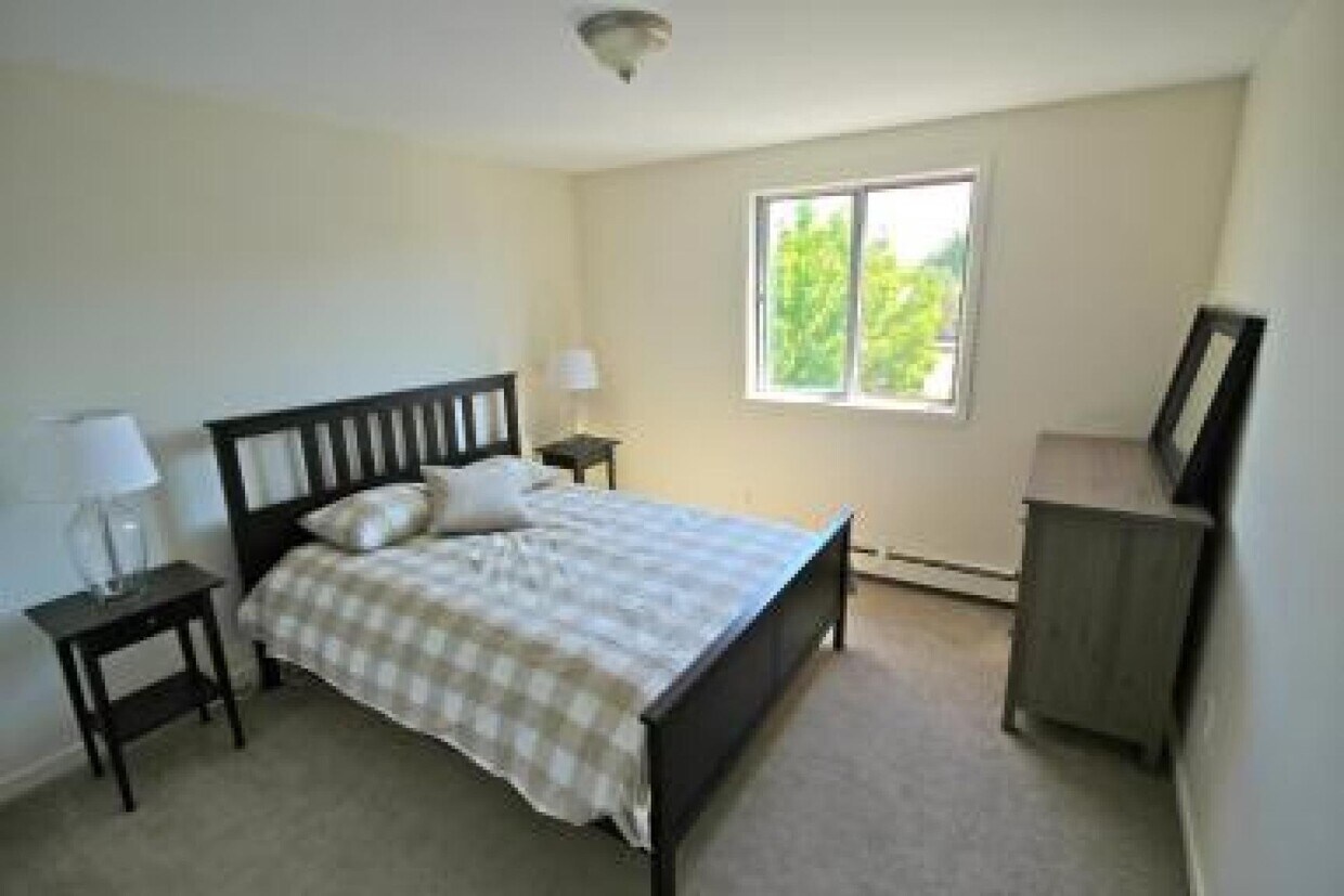 Photo du bâtiment - 185 Lisgar Av