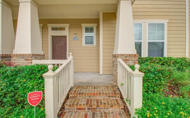 Building Photo - 17002 Makanda Dr