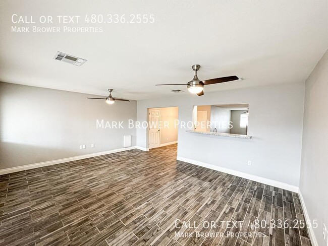 Building Photo - 1033 W Apollo Ave