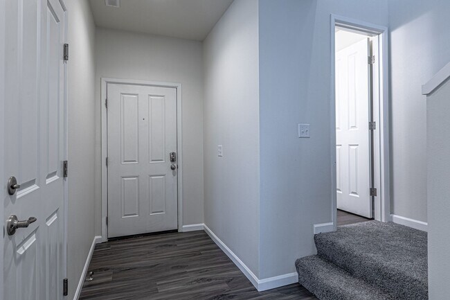 Building Photo - Amazing 4 bedroom home in Stewart Crossing!