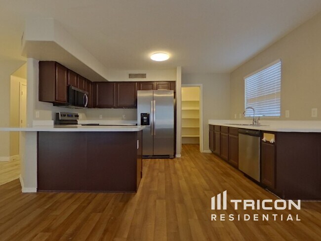 Foto del edificio - 6246 N Florence Ave