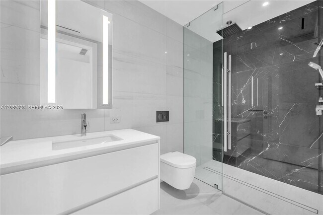 Foto del edificio - 300 Biscayne Blvd Way