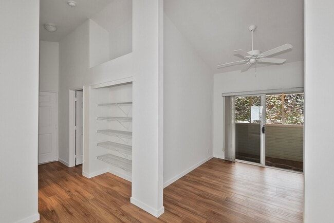 Building Photo - ***Pines II 2 Bedroom 2 Bath Fully Furnish...