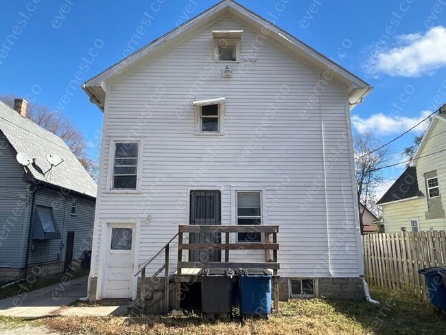 Building Photo - 4117 Vermaas Ave