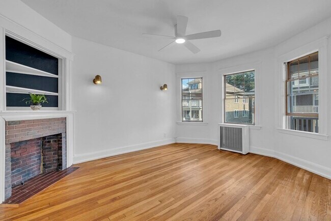 Building Photo - 72 Westmoreland St
