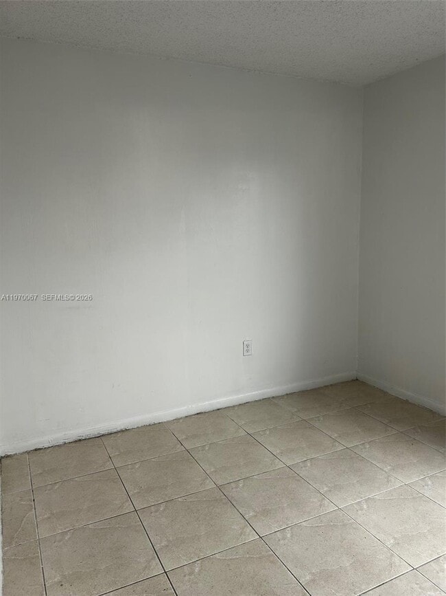 Foto del edificio - 1875 NW 7th St