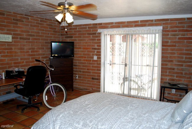 3 br, 2 bath House - 3040 E 1st St photo'