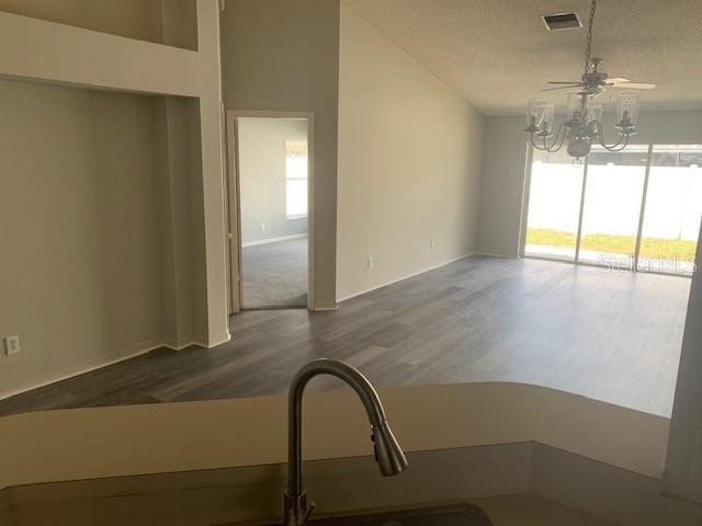 Foto del edificio - 1214 Bloom Hill Ave