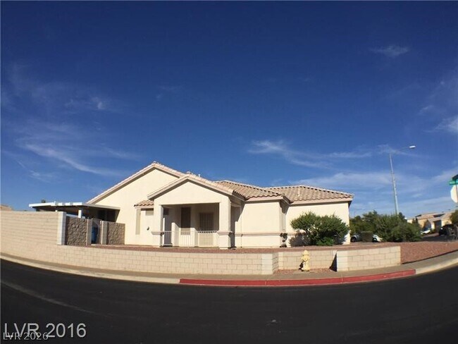 Foto del edificio - 1010 Seaside Daisy Ct