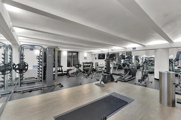 Foto del edificio - 210 E 22nd St