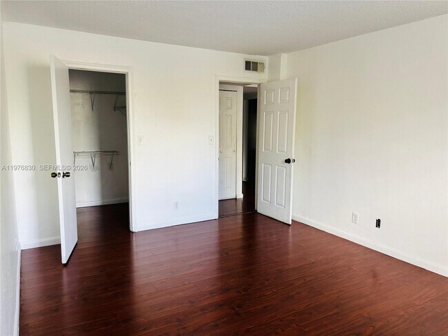 Foto del edificio - 9143 SW 77th Ave