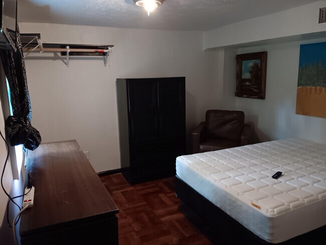 Foto del edificio - 4738 Edwina Ln SW