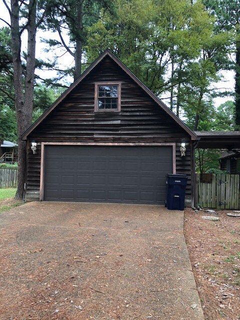Building Photo - 410 Bluff View Dr