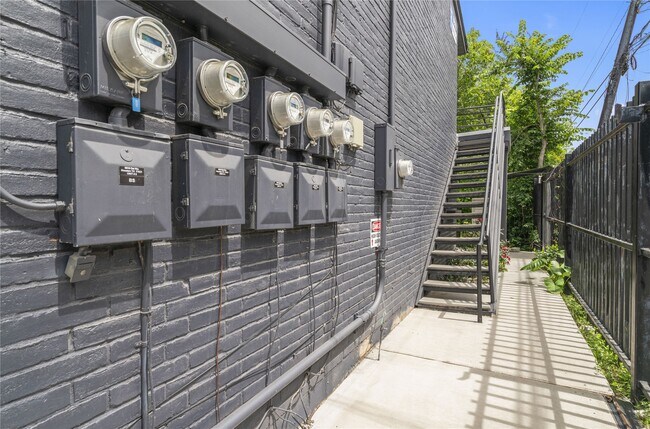 Building Photo - 6810 Del Rio St