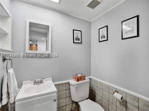 Building Photo - 2304 S Cypress Bend Dr
