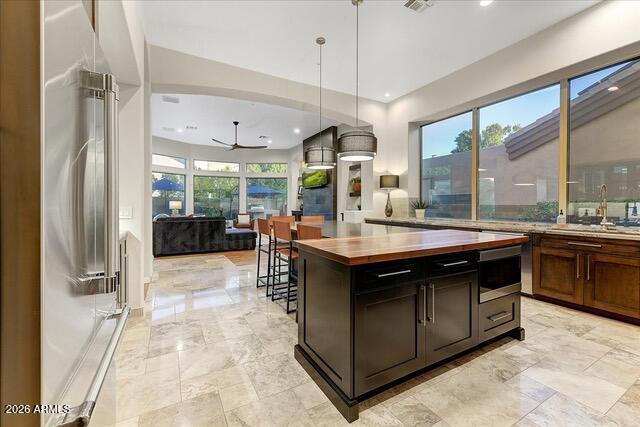 Foto del edificio - 16589 N 109th St