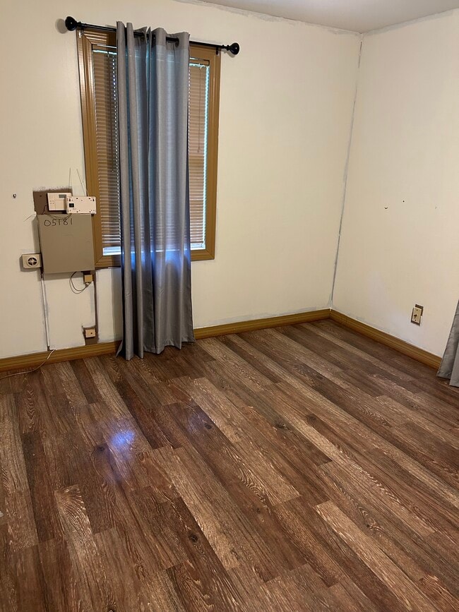 Master bedroom - 518 Jones St