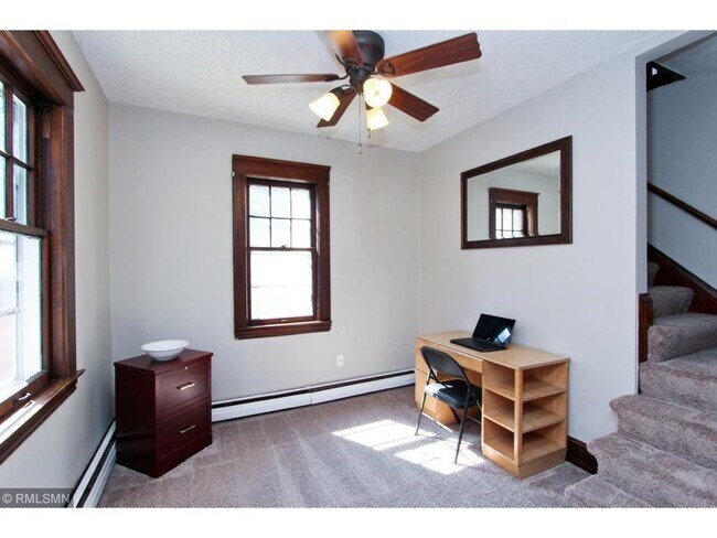 Building Photo - 1368 Minnehaha Ave W