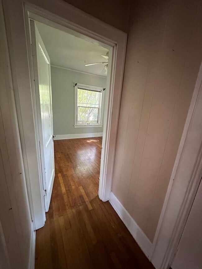 Building Photo - Beautiful, Historic House! Hardwood Floors...