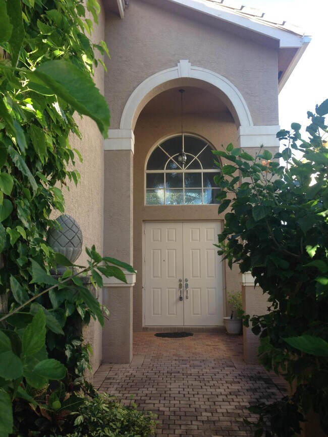 Building Photo - 8876 Sandy Crest Ln