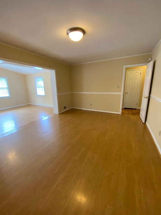 Foto del edificio - AVAILABLE IN FEBRUARY!