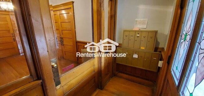 Building Photo - Prime Capitol Hill Victorian Mansion 1 Bedroom 1 Bathroom Condo (All Utilities Included!)