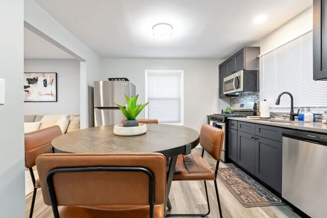 Foto del edificio - 5840 81st Pl