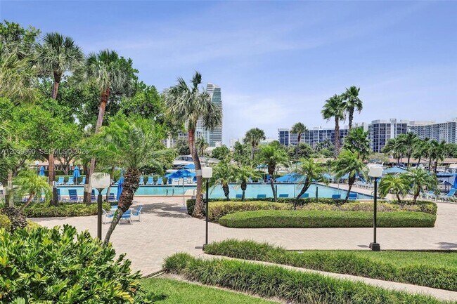 Foto del edificio - 500 Three Islands Boulevard