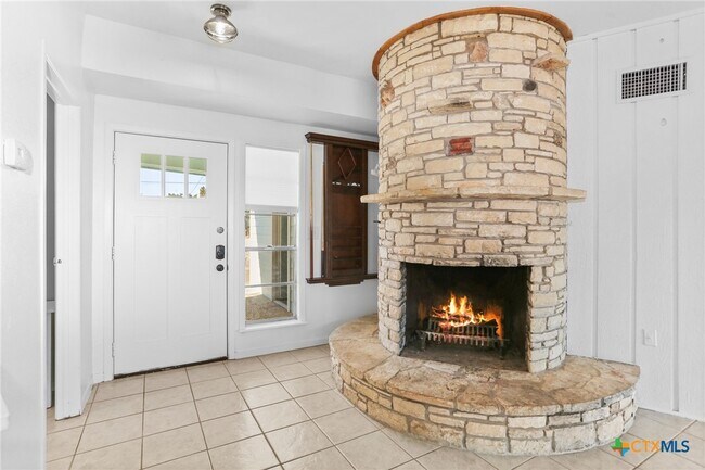 Building Photo - 1433 Riviera Dr