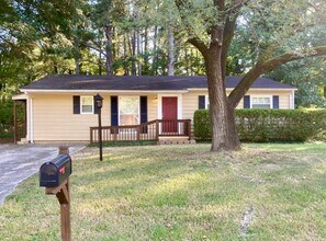 Building Photo - 1312 Willow Dr