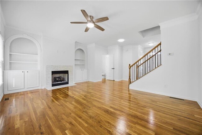 Foto del edificio - 455 Park Pl Ct