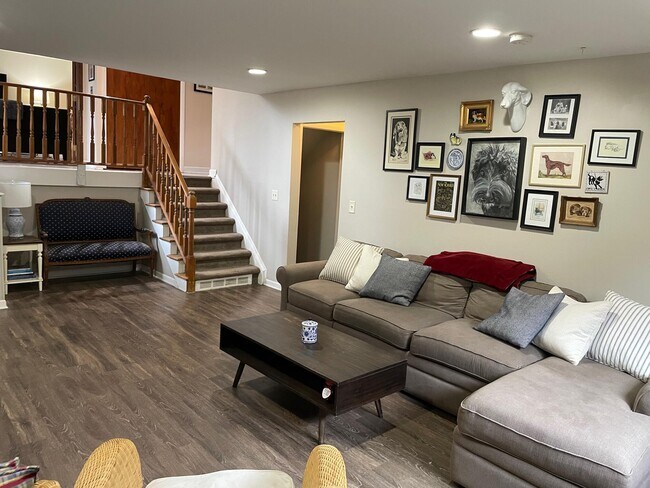 Foto del edificio - 3533 Frederick Dr