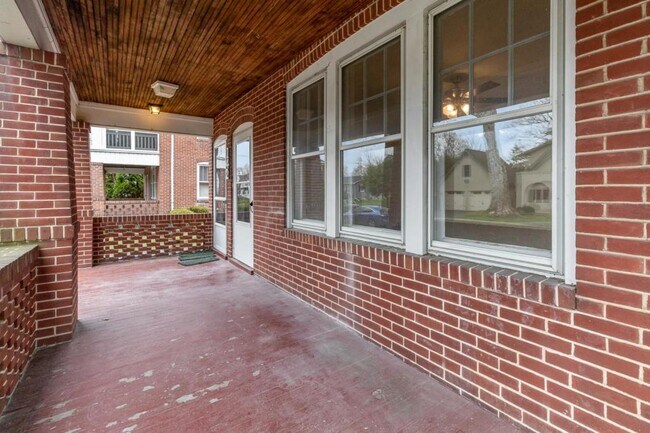 Foto del edificio - 142 Riddle Rd