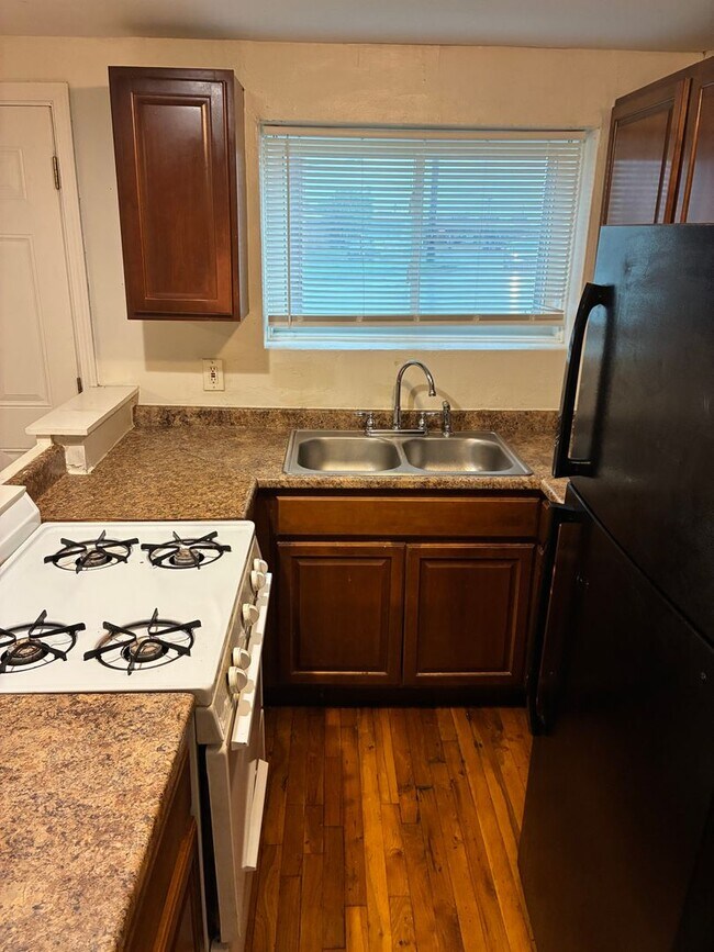 Foto del edificio - 2 bed 1 bath Conveniently located in Overland on Page