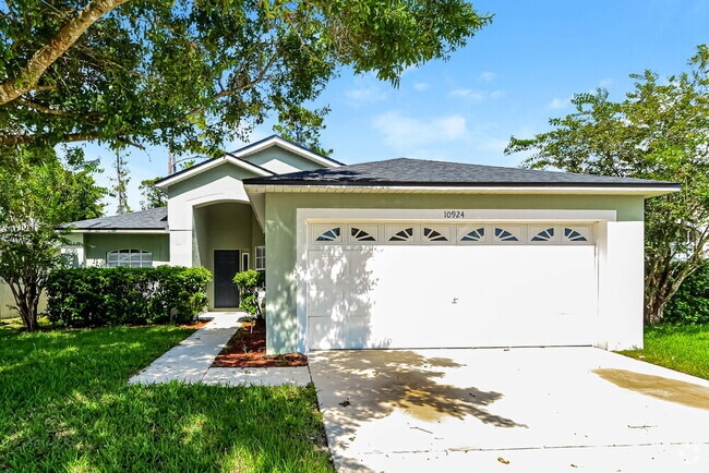Building Photo - 10924 Pinewood Cove Ln