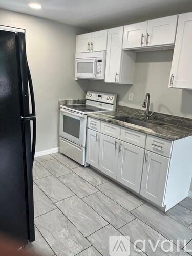 Kitchen - 2776 41st Ave N