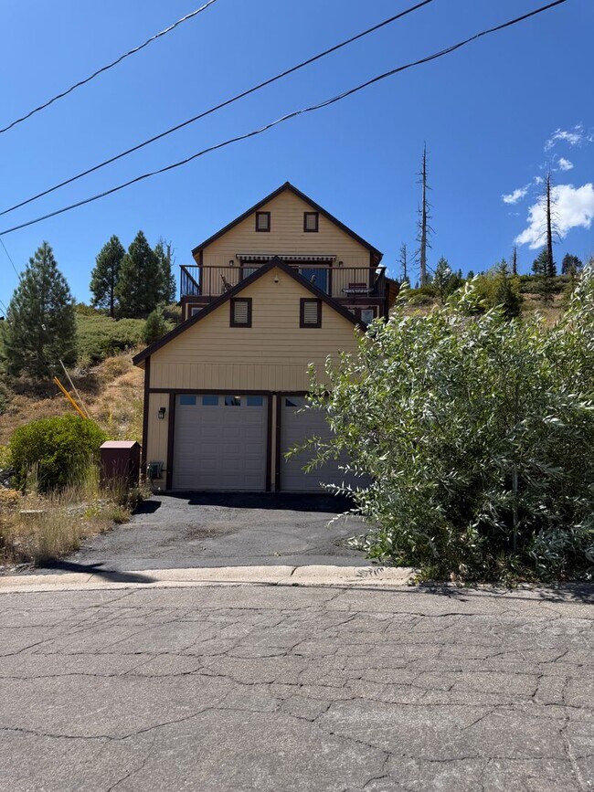 Foto del edificio - 799 Lookout Point Cir