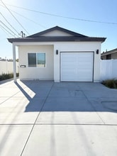 Building Photo - 13391 N Fairview St